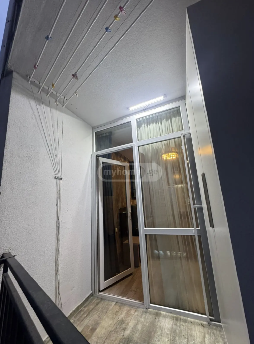 იყიდება 3 ოთახიანი ბინა ბათუმში